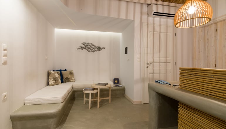 Dolphin Kastraki Studios & Apartments