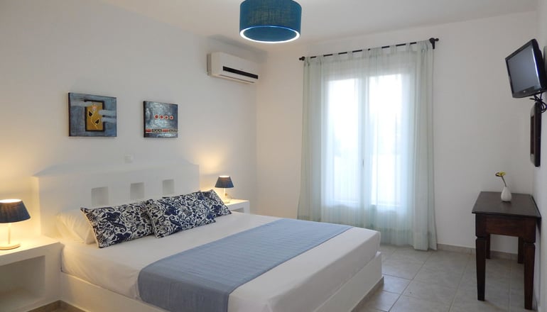 Dolphin Kastraki Studios & Apartments