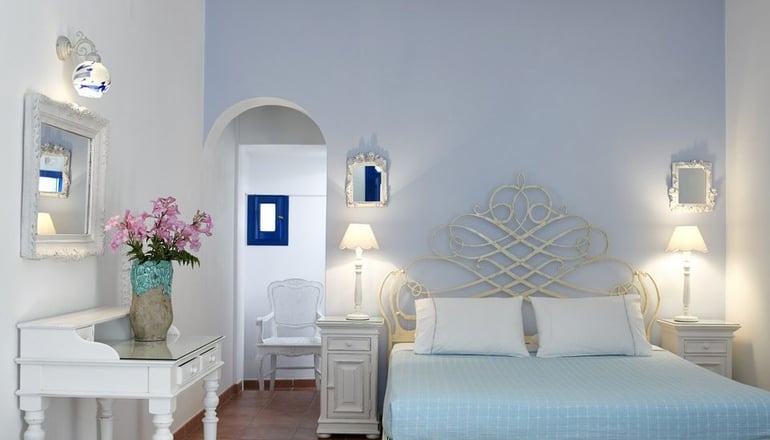 Folegandros Apartments