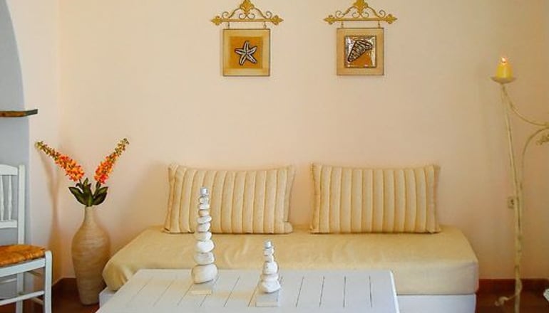 Folegandros Apartments