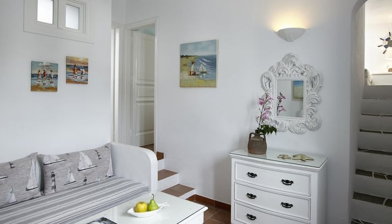 Folegandros Apartments