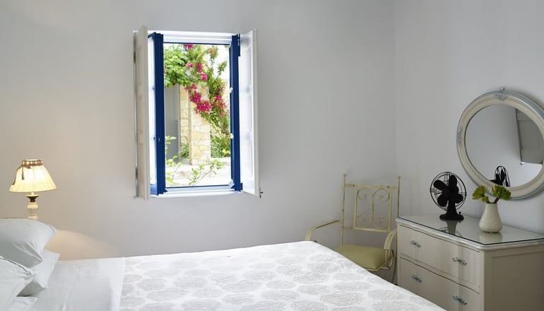 Folegandros Apartments