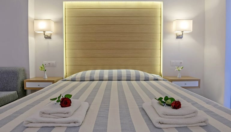 4* Happy Days Hotel