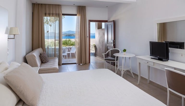 5* Kassandra Bay Resort, Suites & SPA