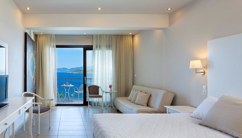 5* Kassandra Bay Resort, Suites & SPA