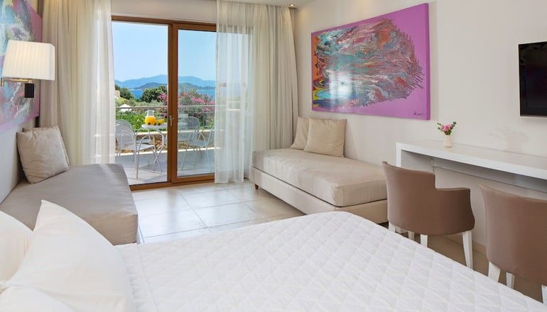 5* Kassandra Bay Resort, Suites & SPA