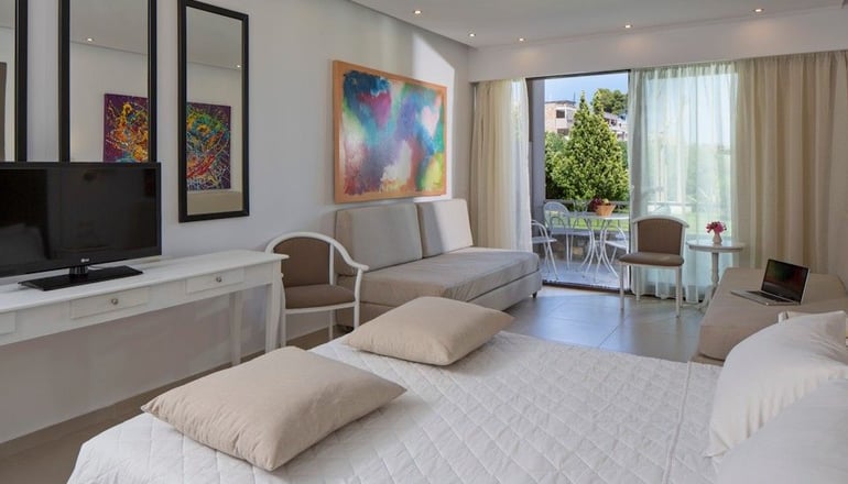 5* Kassandra Bay Resort, Suites & SPA