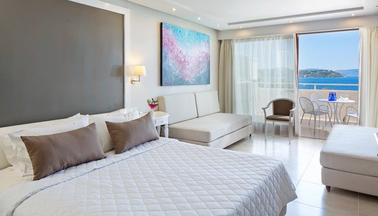 5* Kassandra Bay Resort, Suites & SPA