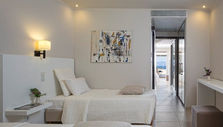 5* Kassandra Bay Resort, Suites & SPA