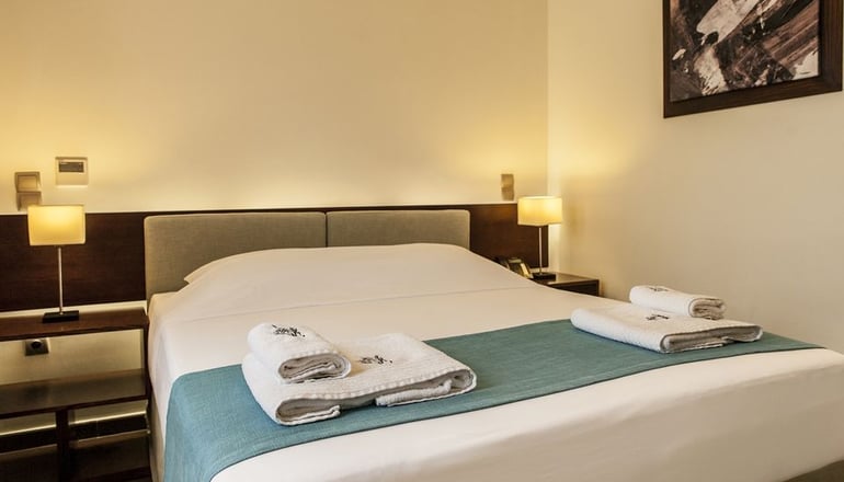 Krinos Suites Hotel - Μπατσί, Άνδρος