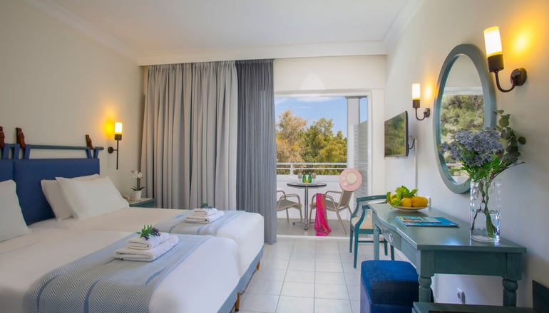 5* Domes Aulus Zante, Autograph Collection