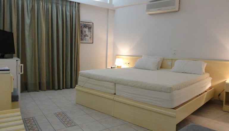 4* New Aegli Hotel