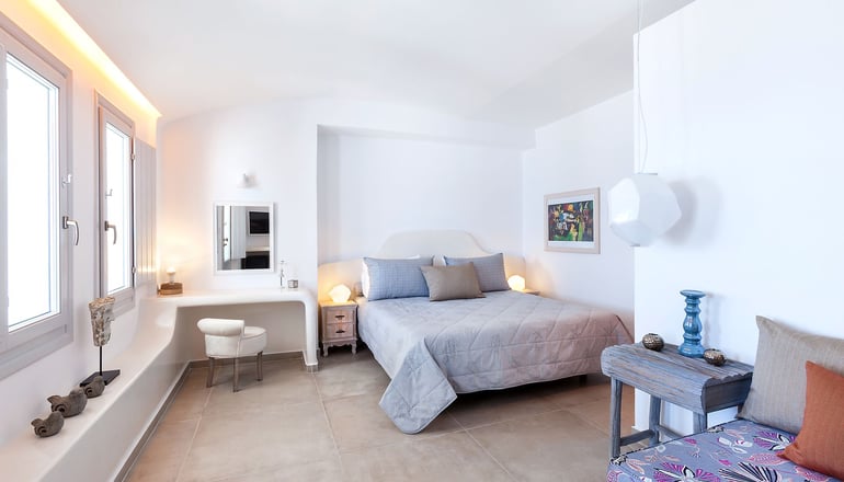 4* Santorini Secret Premium