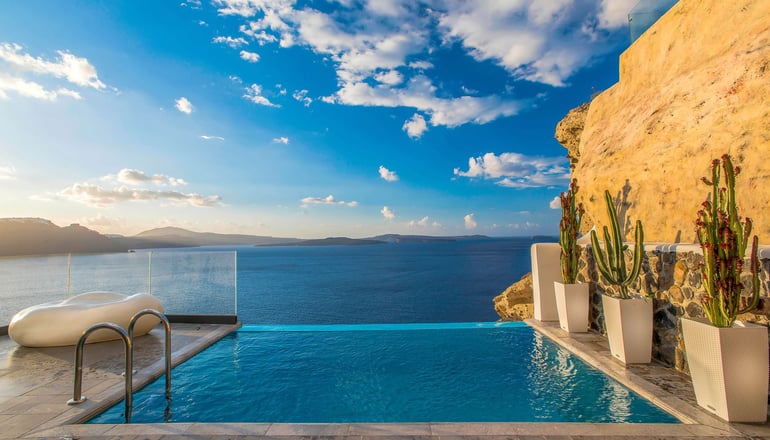 5* Santorini Secret Suites & Spa