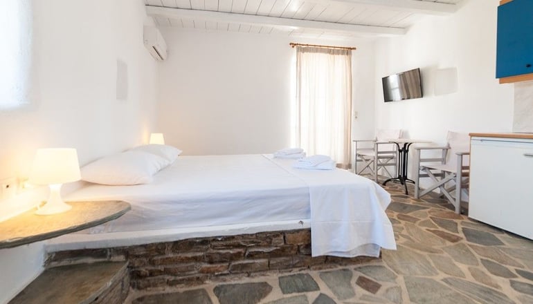 Soros Beach - Αντίπαρος