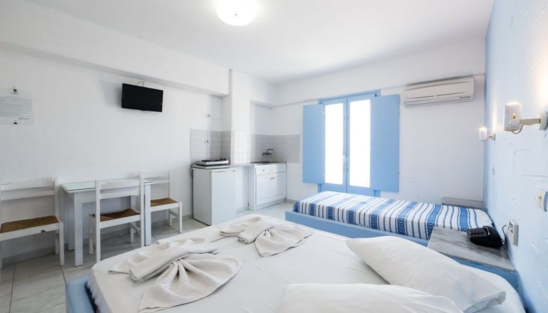 Stratos Apartments & Studios - Παροικιά, Πάρος