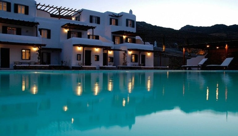 Yakinthos Residence