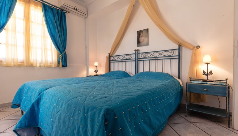 Yianna Hotel