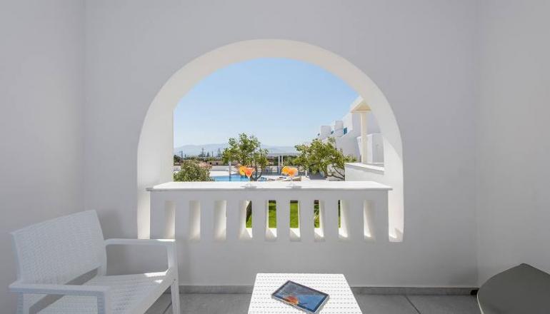 4* Cycladic Islands Hotel & Spa