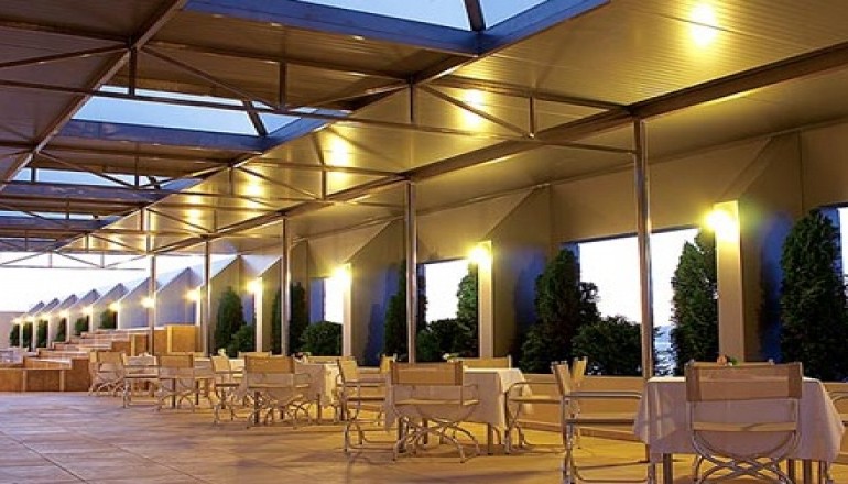 Dolphin Resort Hotel