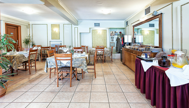 Anastassiou Hotel