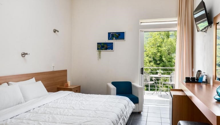 Gefiri Plakas Hotel - Τζουμέρκα