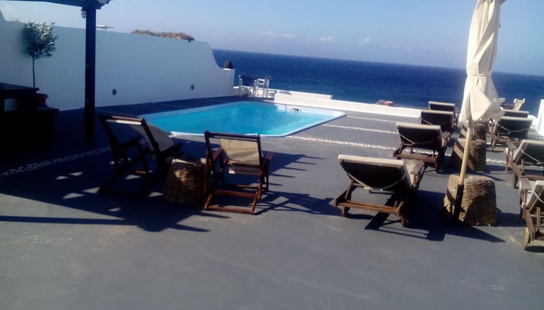 Vrachia Studios Santorini