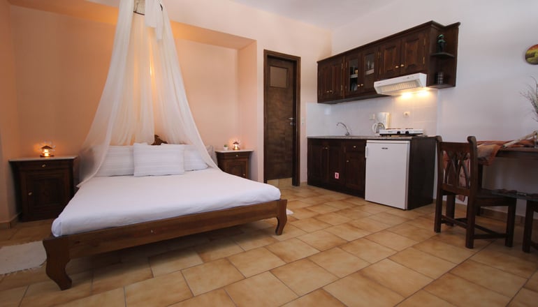 Vrachia Studios Santorini