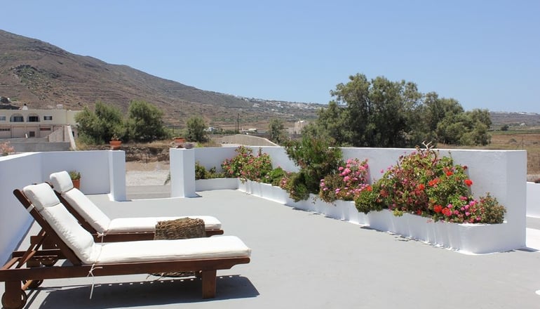 Vrachia Studios Santorini