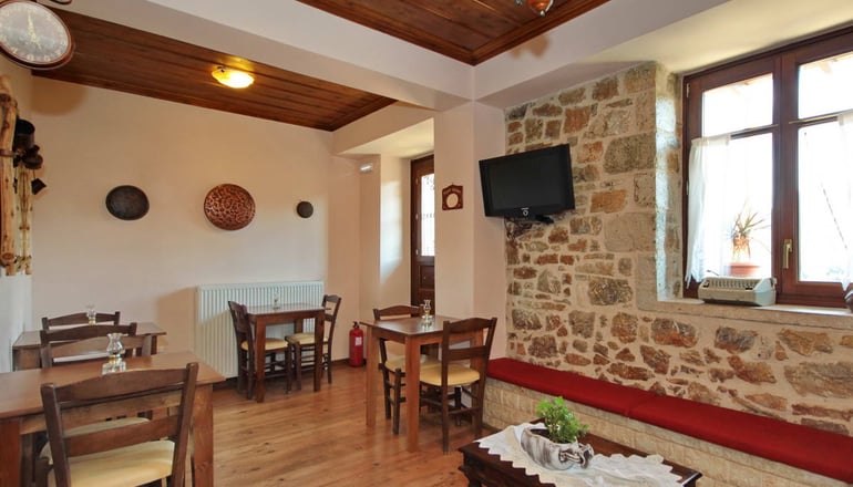 Θέα Βαλτεσινίκου