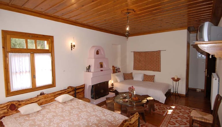 Παραδοσιακός Ξενώνας Μαρούσιω