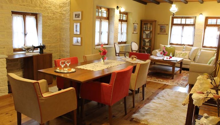 Παραδοσιακός Ξενώνας Μαρούσιω