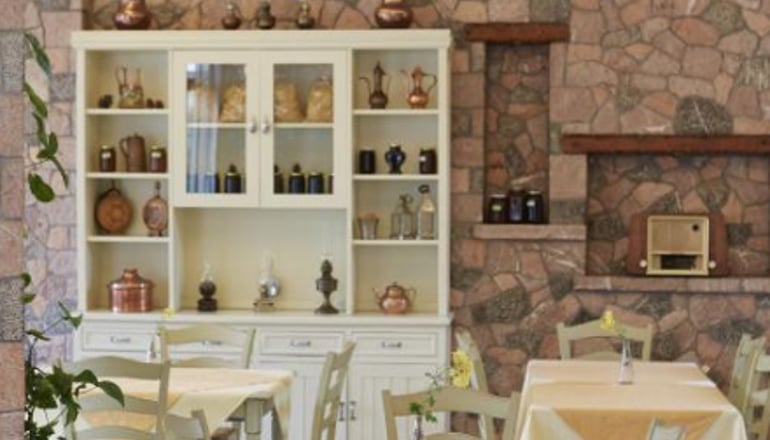 Το Μπαλκόνι της Αγόριανης - Παρνασσός, Αγόριανη