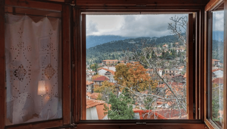 Το Μπαλκόνι της Αγόριανης - Παρνασσός, Αγόριανη