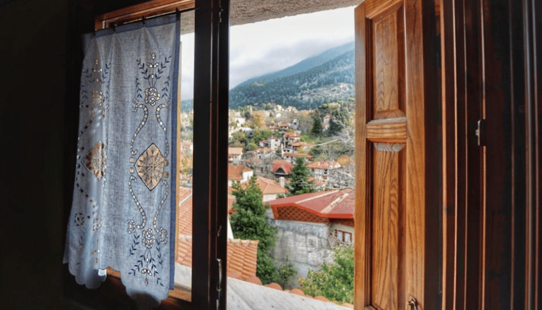 Το Μπαλκόνι της Αγόριανης - Παρνασσός, Αγόριανη