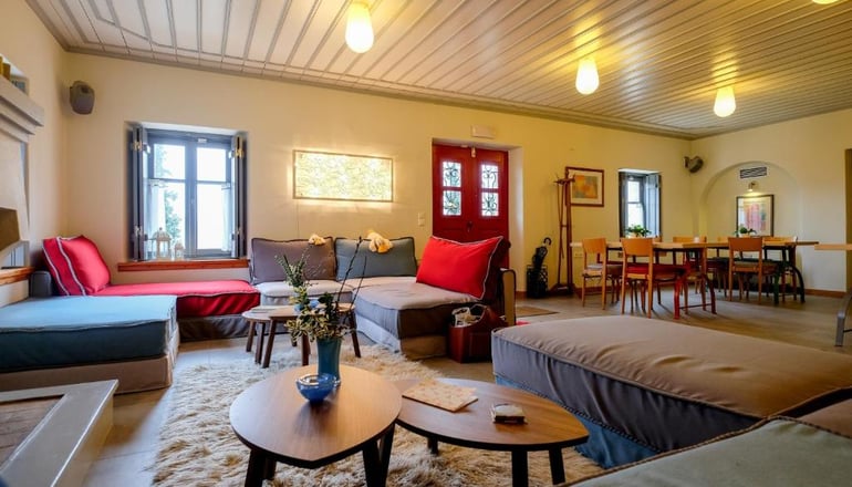 Ξενώνας Κυριακή & Αμφίκλεια Suites - Αμφίκλεια, Παρνασσός