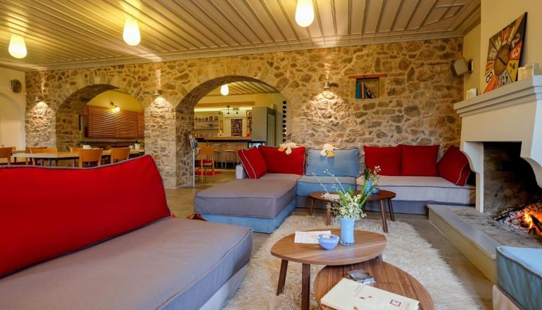 Ξενώνας Κυριακή & Αμφίκλεια Suites - Αμφίκλεια, Παρνασσός