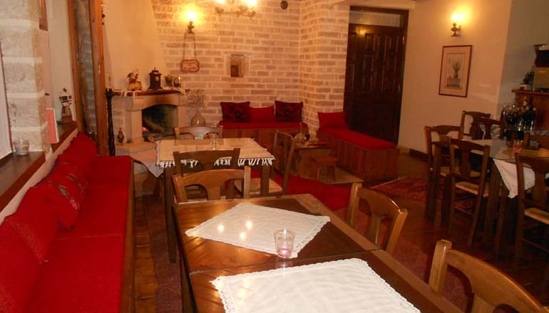 Παραδοσιακός Ξενώνας Μαρούσιω