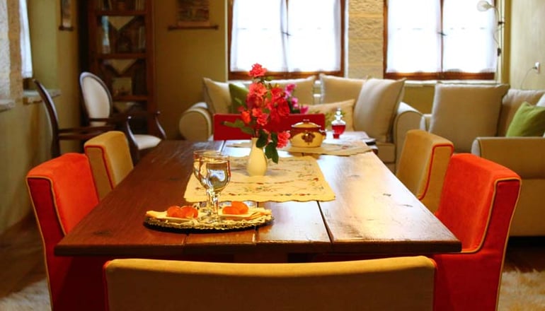 Παραδοσιακός Ξενώνας Μαρούσιω