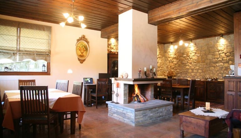 Τα Πέτρινα της Ελάτης