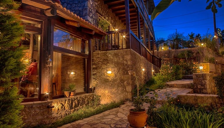 Ξενώνας Πέρα Αλώνια