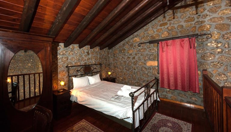 Ξενώνας Πέρα Αλώνια