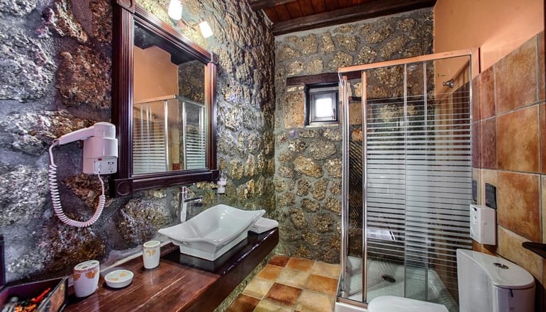 Ξενώνας Πέρα Αλώνια