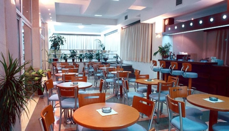 Adonis Hotel & Apartments