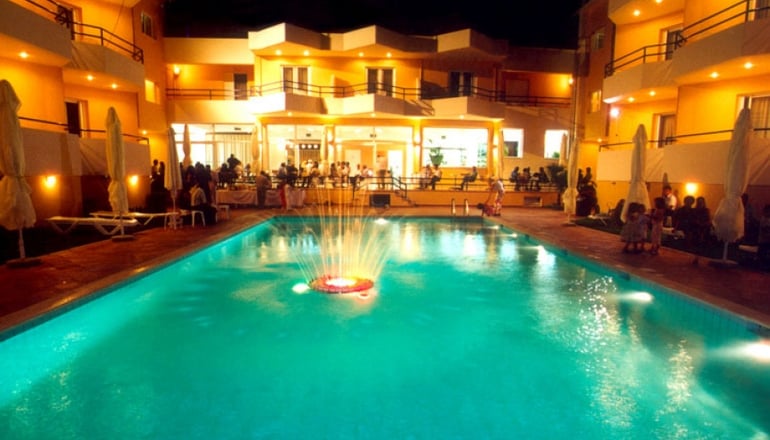 Adonis Hotel & Apartments