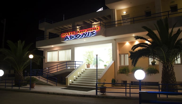 Adonis Hotel & Apartments