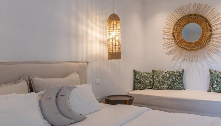 Adonis Hotel & Apartments