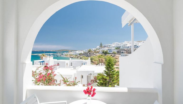 Adonis Hotel & Apartments