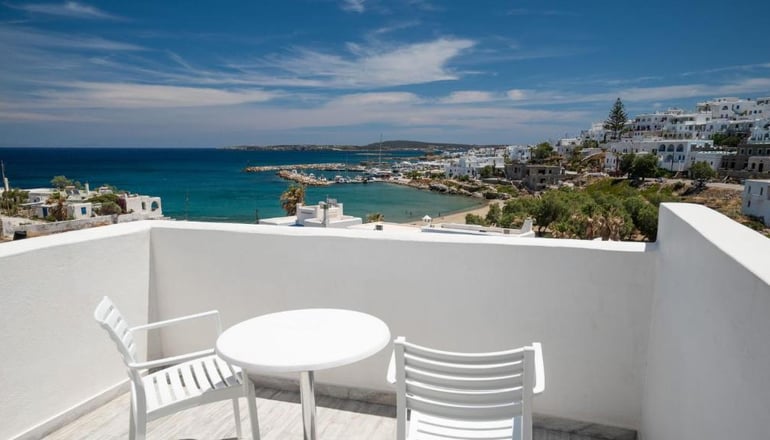 Adonis Hotel & Apartments