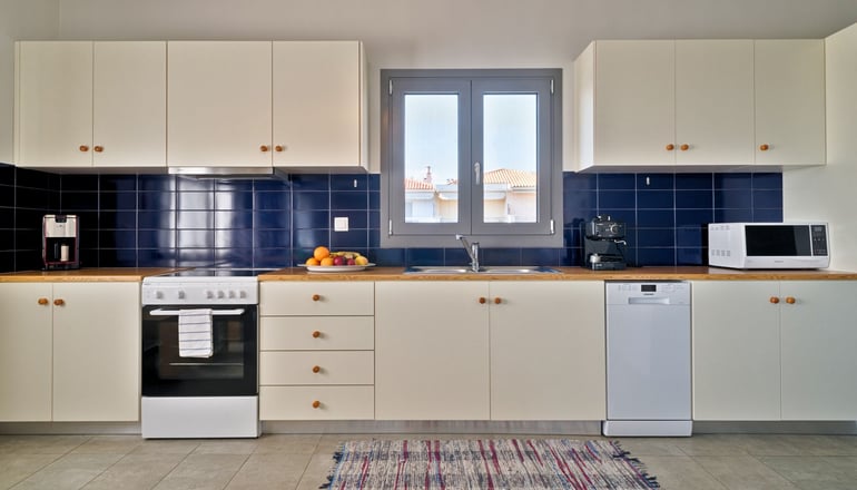 Aegina bed and culture